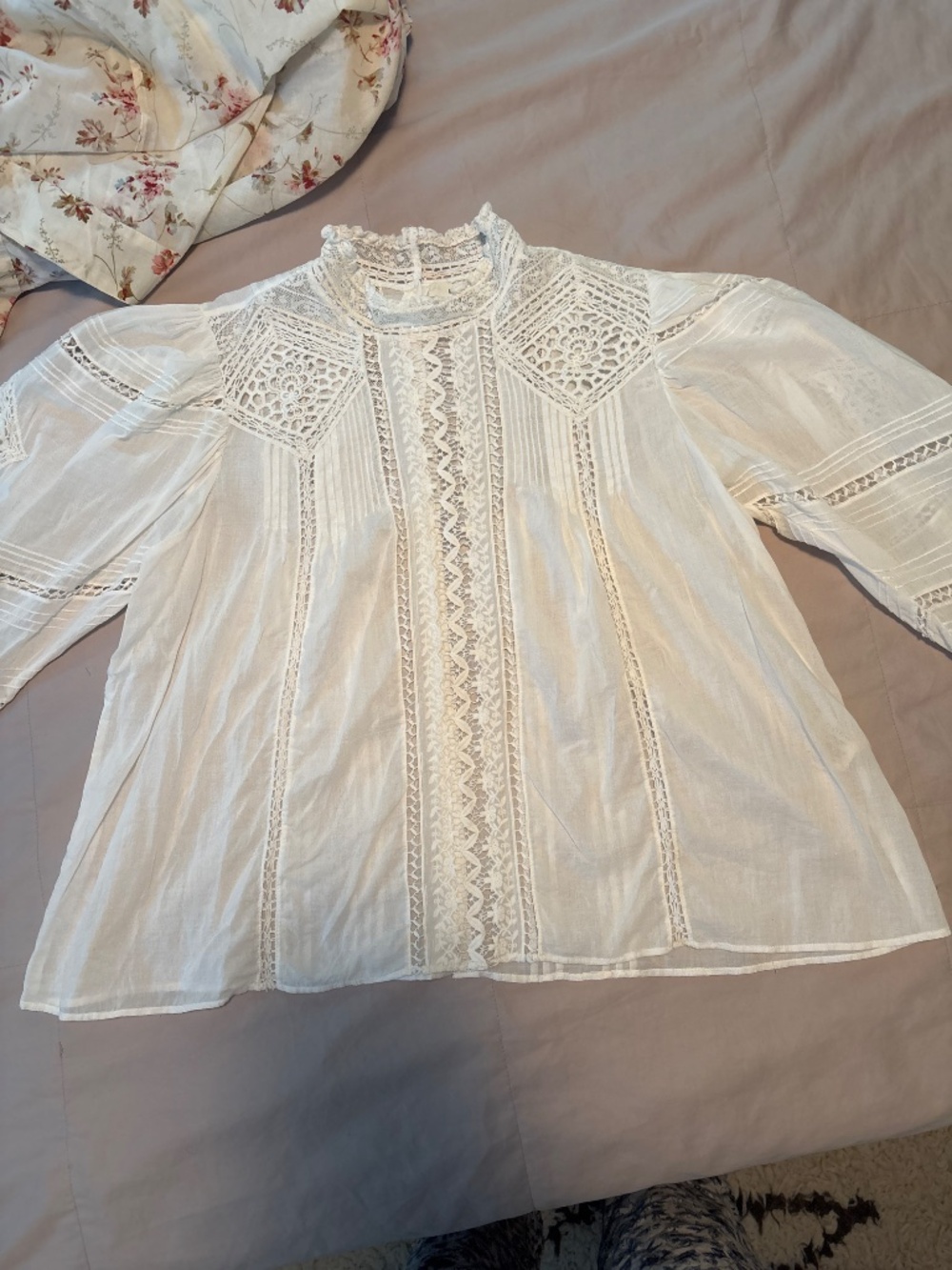 Doen Lace Top - Picture 5 of 17